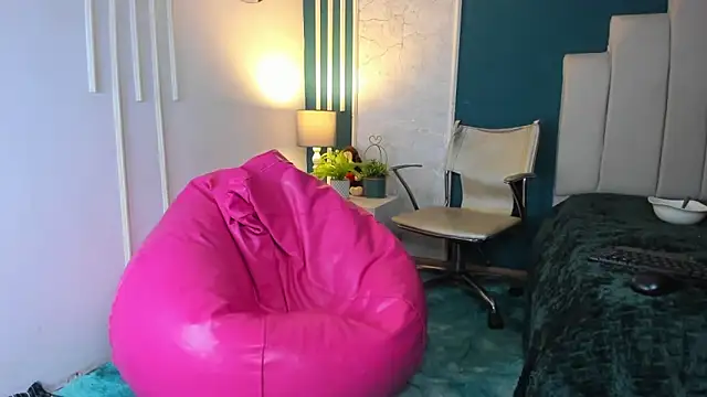 Snapshot of Austin_Cardieff chatting on February 6, 11:15 pm Austin Cardieff online show from February 6, 11:15 pm