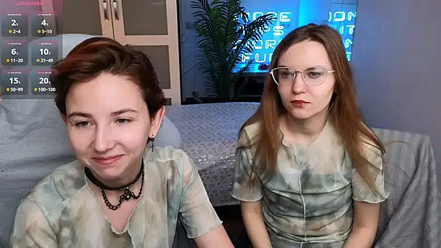 velvetvalkyries online show from December 14, 1:27 pm