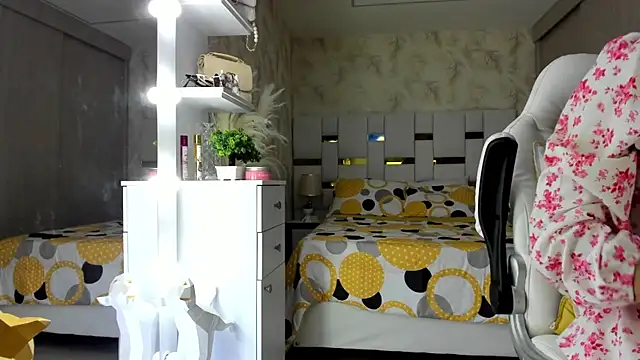 cherryfox88 online show from September 16, 12:55 am