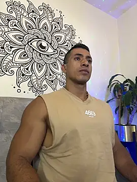 aaroncolombia online show from November 17, 10:32 am