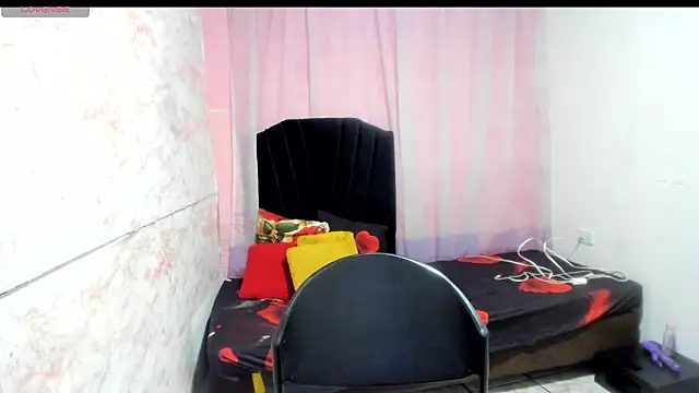 Snapshot of Brunette_sasha chatting on June 14, 1:13 pm Brunette sasha online show from June 14, 1:13 pm