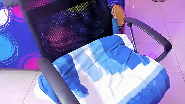 Snapshot of TEE_DIRTY_SQUIRT chatting on January 8, 11:54 am TEE DIRTY SQUIRT online show from January 8, 11:54 am