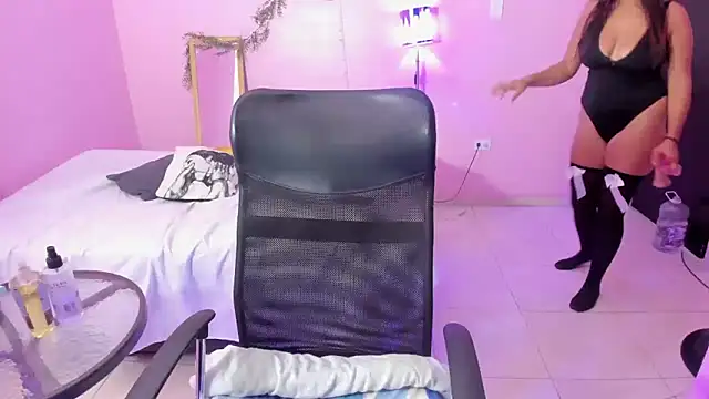 Snapshot of TEE_DIRTY_SQUIRT chatting on March 5, 11:49 am TEE DIRTY SQUIRT online show from March 5, 11:49 am