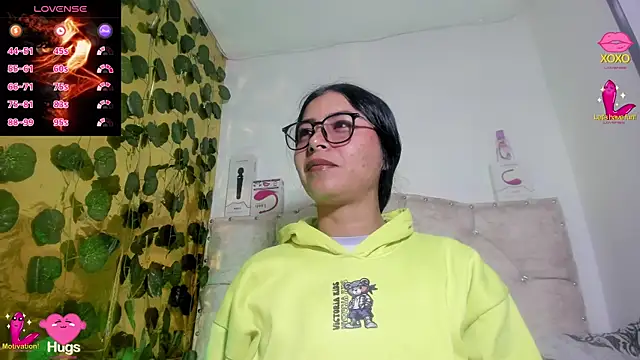 cristalconnorr online show from October 1, 4:24 pm