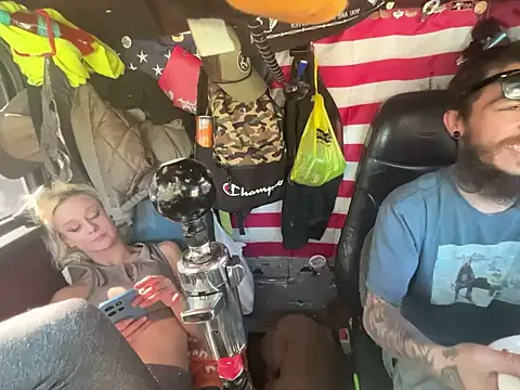 XMeF10 online show from January 5, 5:27 pm