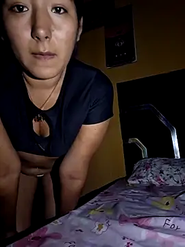yarely9 online show from June 30, 4:46 am
