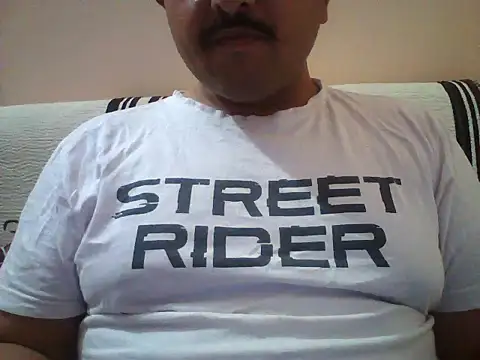 Snapshot of Akhil3290 chatting on April 16, 3:24 pm Akhil3290 online show from April 16, 3:24 pm