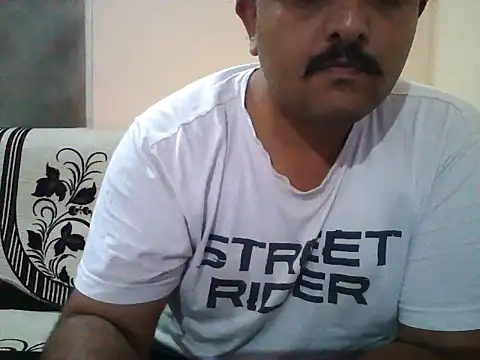 Snapshot of Akhil3290 chatting on June 21, 4:09 pm Akhil3290 online show from June 21, 4:09 pm