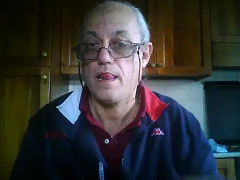 Snapshot of gianbragallini chatting on November 22, 1:21 pm gianbragallini online show from November 22, 1:21 pm