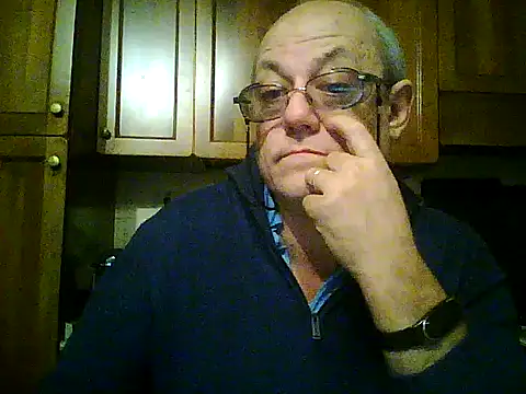 Snapshot of gianbragallini chatting on March 16, 10:03 pm gianbragallini online show from March 16, 10:03 pm