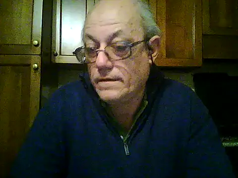 Snapshot of gianbragallini chatting on March 28, 8:41 pm gianbragallini online show from March 28, 8:41 pm