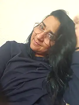 Snapshot of paulinaDiaz1 chatting on May 6, 1:27 pm paulinaDiaz1 online show from May 6, 1:27 pm