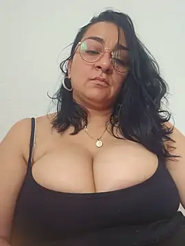 Snapshot of paulinaDiaz1 chatting on May 12, 12:57 pm paulinaDiaz1 online show from May 12, 12:57 pm