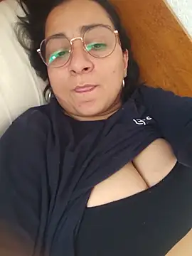 Snapshot of paulinaDiaz1 chatting on May 19, 1:06 pm paulinaDiaz1 online show from May 19, 1:06 pm