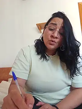 Snapshot of paulinaDiaz1 chatting on May 20, 1:06 pm paulinaDiaz1 online show from May 20, 1:06 pm