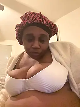 Snapshot of DestinyThickems89 chatting on December 2, 11:34 pm DestinyThickems89 online show from December 2, 11:34 pm