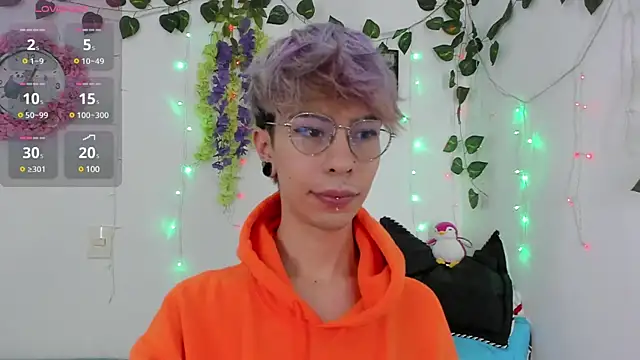  Jakke online show from December 10, 11:51 pm