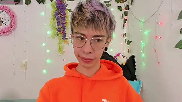  Jakke online show from January 17, 8:22 pm