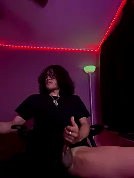 Snapshot of plutomf chatting on November 18, 1:00 am plutomf online show from November 18, 1:00 am