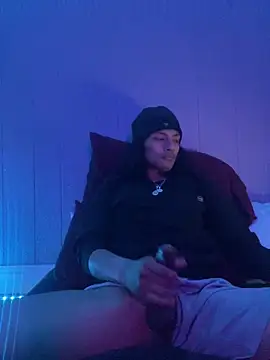 Snapshot of plutomf chatting on November 27, 1:29 am plutomf online show from November 27, 1:29 am