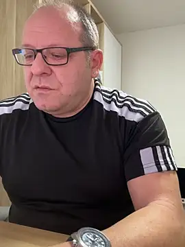 coupleLatinaLovers online show from February 18, 7:26 am