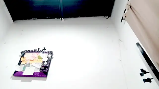 PetiteIvoryQueen19 online show from November 19, 4:01 am