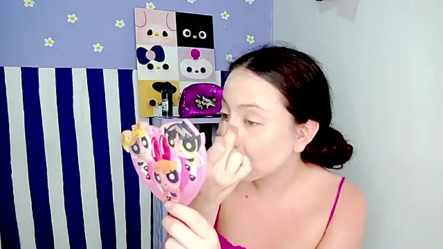 PetiteIvoryQueen19 online show from April 10, 4:06 am