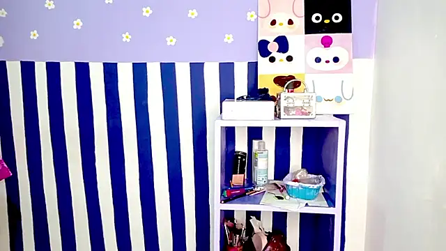 PetiteIvoryQueen19 online show from April 17, 5:32 am