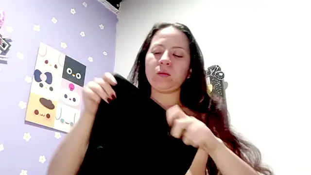 Snapshot of PetiteIvoryQueen19 chatting on June 23, 5:27 am PetiteIvoryQueen19 online show from June 23, 5:27 am