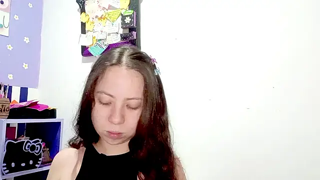 Snapshot of PetiteIvoryQueen19 chatting on July 13, 6:16 am PetiteIvoryQueen19 online show from July 13, 6:16 am