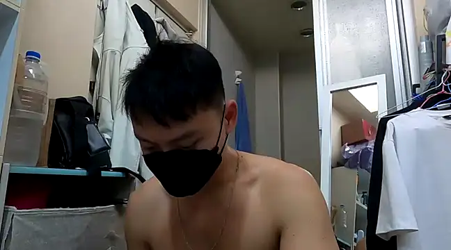 Snapshot of frnk30151 chatting on December 11, 2:11 pm frnk30151 online show from December 11, 2:11 pm