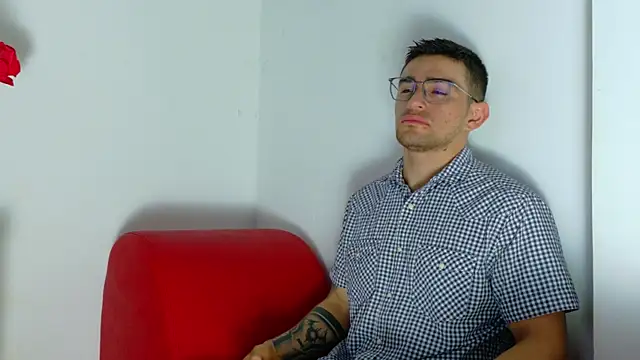 Sexy Alejandro  online show from May 15, 11:50 am