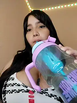 jacksyangeel2 online show from May 7, 11:37 am