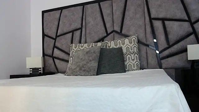 Snapshot of adhara_cortez chatting on April 6, 9:05 pm adhara cortez online show from April 6, 9:05 pm