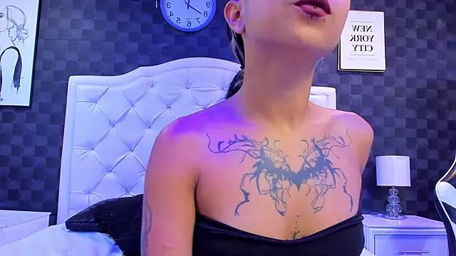 rave connor online show from December 18, 6:35 pm