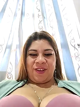 Laura-Hernandez online show from September 24, 1:58 pm