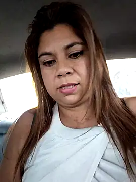 Laura-Hernandez online show from November 10, 4:06 pm