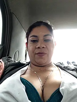 Laura-Hernandez online show from March 9, 4:00 pm