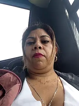 Laura-Hernandez online show from March 21, 2:09 pm