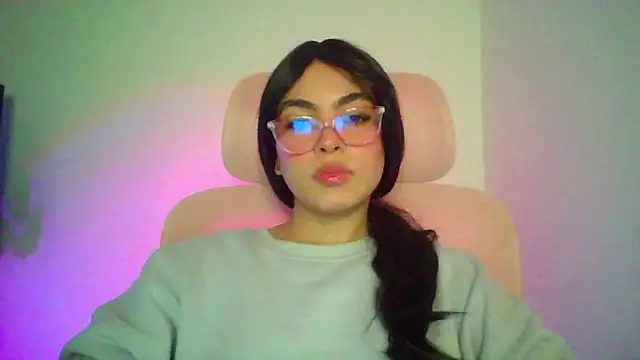 Kiri Cutee online show from January 18, 5:00 am