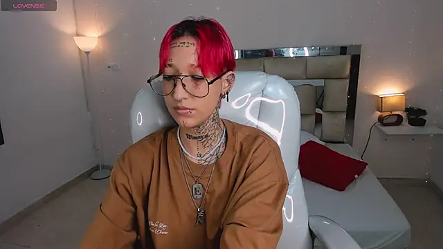 ravengreen  online show from January 24, 10:51 pm