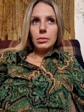 Snapshot of YourJuliena chatting on December 31, 7:51 pm YourJuliena online show from December 31, 7:51 pm