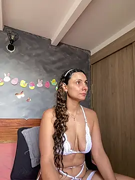 Snapshot of MafeeRoss chatting on April 7, 8:09 pm MafeeRoss online show from April 7, 8:09 pm