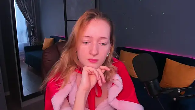 OddlyFamiliar online show from December 25, 9:45 am