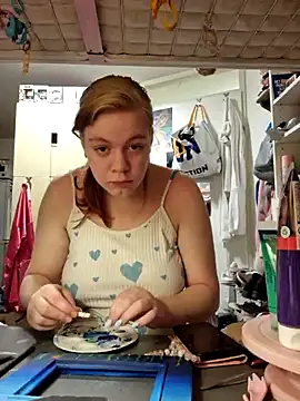 rose bunny online show from December 4, 1:31 pm