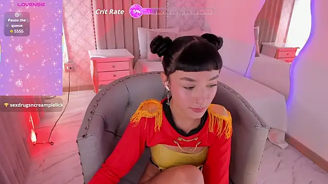Snapshot of Candy5Girl chatting on October 7, 7:55 pm Candy5Girl online show from October 7, 7:55 pm