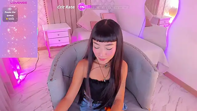 Snapshot of Candy5Girl chatting on October 18, 7:36 pm Candy5Girl online show from October 18, 7:36 pm