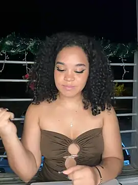Snapshot of Lucy_wilson5 chatting on December 11, 6:58 am Lucy wilson5 online show from December 11, 6:58 am