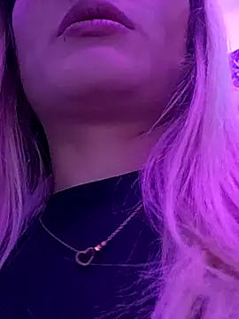 Snapshot of 911Calling chatting on December 1, 1:54 am 911Calling online show from December 1, 1:54 am