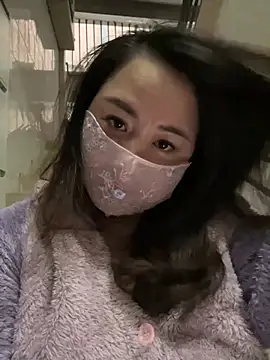 Snapshot of Angie_88 chatting on January 17, 5:12 am Angie 88 online show from January 17, 5:12 am